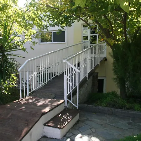 Apartment West